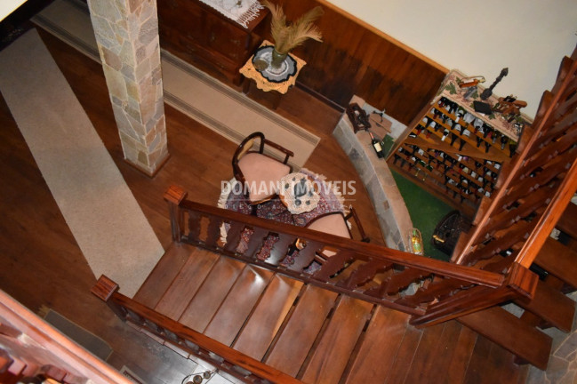 Imagem Casa com 3 Quartos à Venda, 360 m² em Região Da Vila Inglesa - Campos Do Jordão Imagem Casa com 3 Quartos à Venda, 360 m² em Região Da Vila Inglesa - Campos Do Jordão