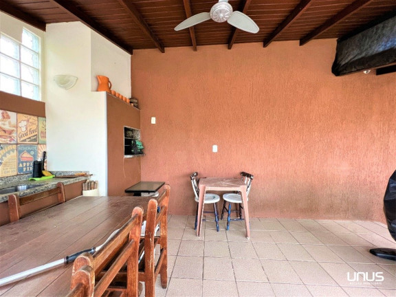 Imagem Casa com 3 Quartos à Venda, em Estreito - Florianópolis Imagem Casa com 3 Quartos à Venda, em Estreito - Florianópolis