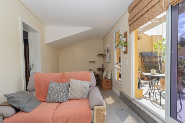 Imagem Casa com 3 Quartos à Venda,  em Medianeira - Porto Alegre