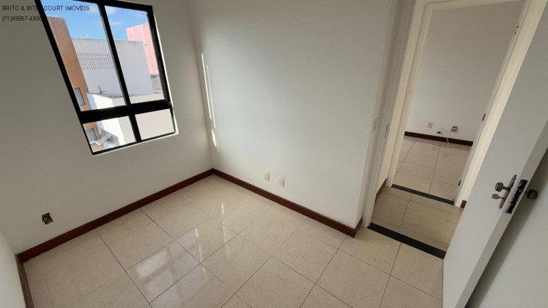 Imagem Imóvel com 3 Quartos à Venda, 75 m² em Imbuí - Salvador