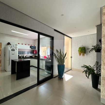 Imagem Casa com 3 Quartos à Venda, 256 m² em Parque Oeste Industrial - Goiânia