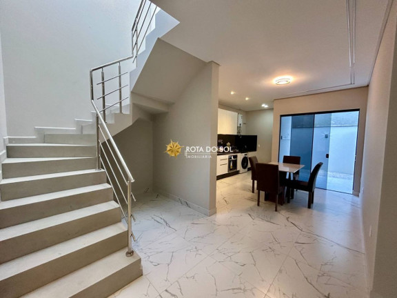 Imagem Sobrado com 3 Quartos à Venda, 138 m² em Mariscal - Bombinhas Imagem Sobrado com 3 Quartos à Venda, 138 m² em Mariscal - Bombinhas