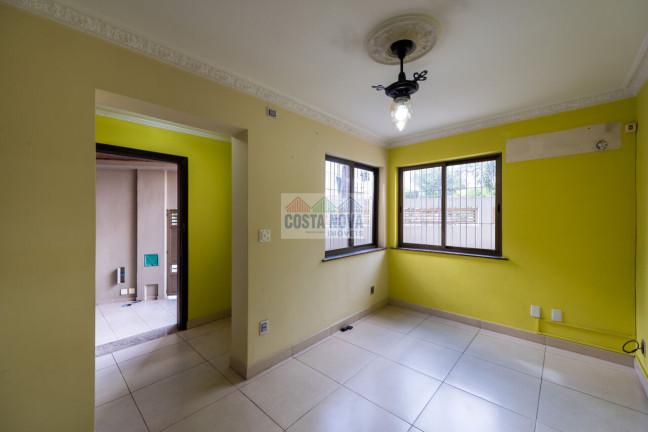 Casa com 3 Quartos para Alugar, 177 m² em Embaré - Santos