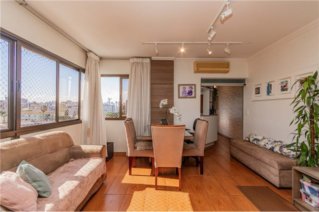Imagem Imóvel com 2 Quartos à Venda, 73 m² em Menino Deus - Porto Alegre Imagem Imóvel com 2 Quartos à Venda, 73 m² em Menino Deus - Porto Alegre