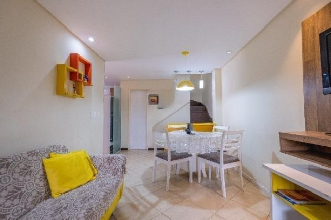 Imagem Sobrado com 3 Quartos para Alugar, 160 m² em Cachoeira Do Bom Jesus - Florianópolis
