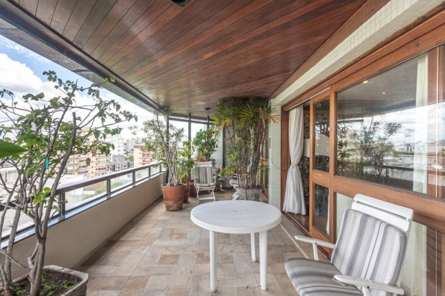 Imagem Imóvel com 4 Quartos à Venda, 352 m² em Moinhos De Vento - Porto Alegre Imagem Imóvel com 4 Quartos à Venda, 352 m² em Moinhos De Vento - Porto Alegre