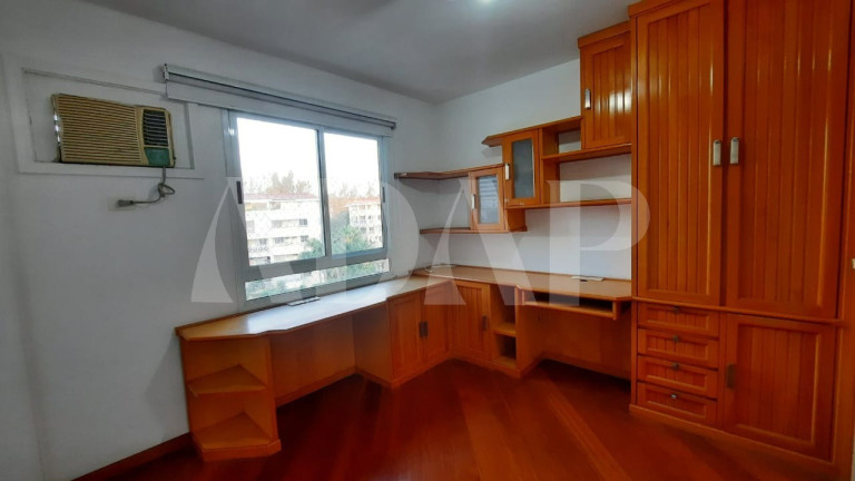 Imagem Imóvel com 3 Quartos para Alugar, 129 m² em Barra Da Tijuca - Rio De Janeiro Imagem Imóvel com 3 Quartos para Alugar, 129 m² em Barra Da Tijuca - Rio De Janeiro