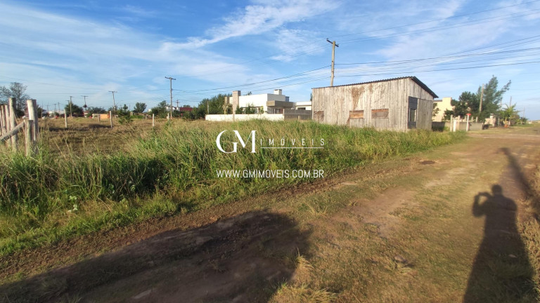 Terreno à Venda, 300 m² em Praia Real - Torres