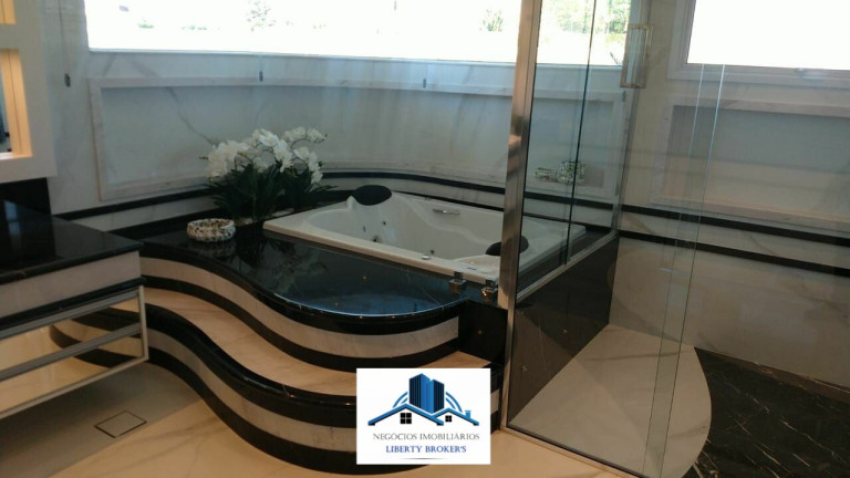 Imagem Casa com 5 Quartos à Venda, 650 m² Imagem Casa com 5 Quartos à Venda, 650 m²