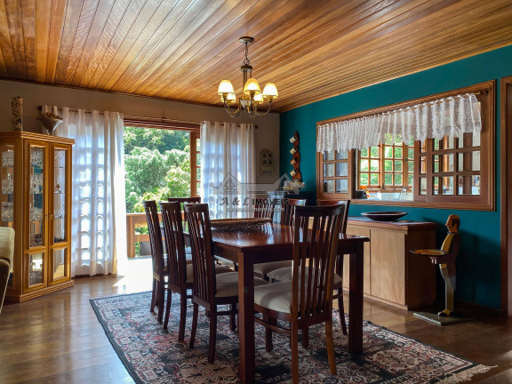 Imagem Casa com 6 Quartos à Venda, 300 m² em Alto Capivari - Campos Do Jordão Imagem Casa com 6 Quartos à Venda, 300 m² em Alto Capivari - Campos Do Jordão