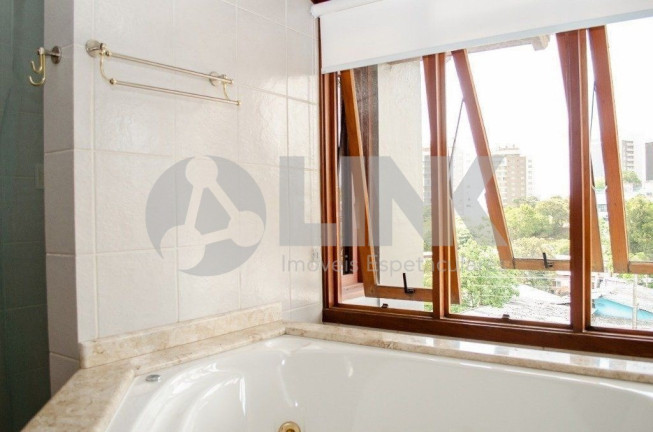 Imagem Casa com 5 Quartos à Venda, 550 m² em Chácara Das Pedras - Porto Alegre Imagem Casa com 5 Quartos à Venda, 550 m² em Chácara Das Pedras - Porto Alegre