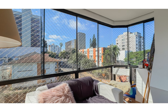 Imagem Imóvel com 3 Quartos à Venda, em Petrópolis - Porto Alegre Imagem Imóvel com 3 Quartos à Venda, em Petrópolis - Porto Alegre