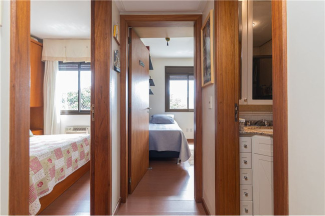 Imagem Apartamento com 2 Quartos à Venda, 62 m² em Petrópolis - Porto Alegre Imagem Apartamento com 2 Quartos à Venda, 62 m² em Petrópolis - Porto Alegre