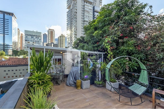 Imagem Casa com 3 Quartos à Venda, 200 m² em Vila Nova Conceição - São Paulo Imagem Casa com 3 Quartos à Venda, 200 m² em Vila Nova Conceição - São Paulo