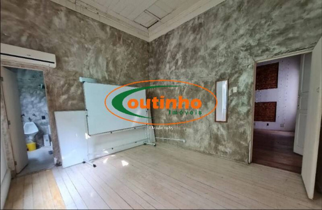 Imagem Casa com 6 Quartos à Venda, 312 m² em Tijuca - Rio De Janeiro Imagem Casa com 6 Quartos à Venda, 312 m² em Tijuca - Rio De Janeiro