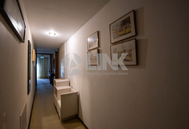 Imagem Apartamento com 3 Quartos à Venda, 244 m² em Moinhos De Vento - Porto Alegre Imagem Apartamento com 3 Quartos à Venda, 244 m² em Moinhos De Vento - Porto Alegre