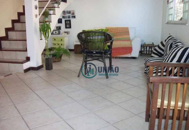 Imagem Casa com 4 Quartos à Venda, 150 m² em Maria Paula - Niterói Imagem Casa com 4 Quartos à Venda, 150 m² em Maria Paula - Niterói
