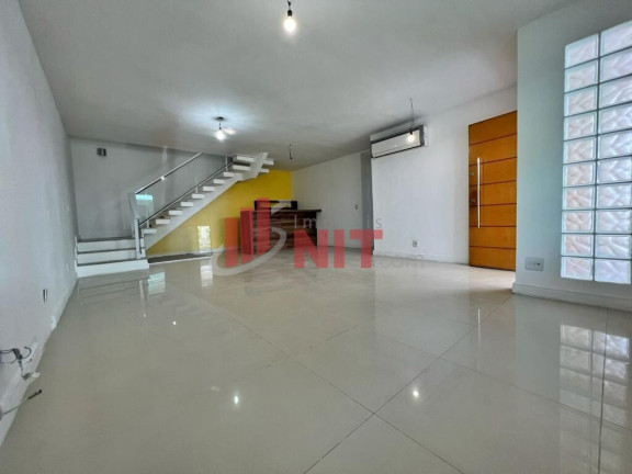 Imagem Casa de Condomínio com 4 Quartos à Venda, 160 m² em São Francisco - Niterói Imagem Casa de Condomínio com 4 Quartos à Venda, 160 m² em São Francisco - Niterói
