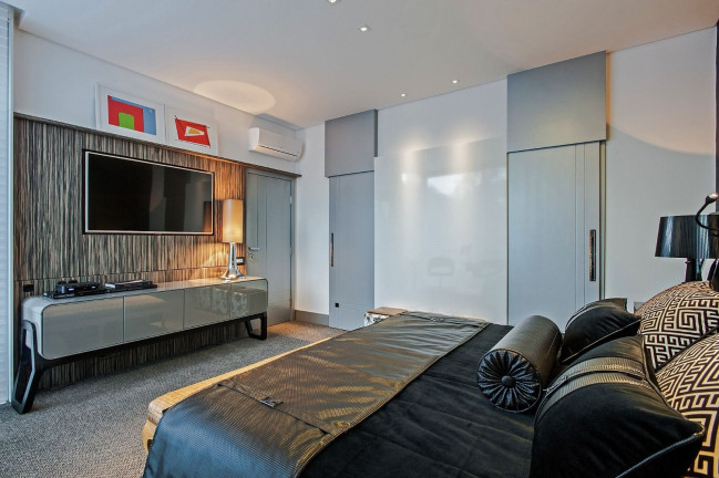 Imagem Casa com 3 Quartos à Venda, 452 m² em Santo Inácio - Curitiba Imagem Casa com 3 Quartos à Venda, 452 m² em Santo Inácio - Curitiba