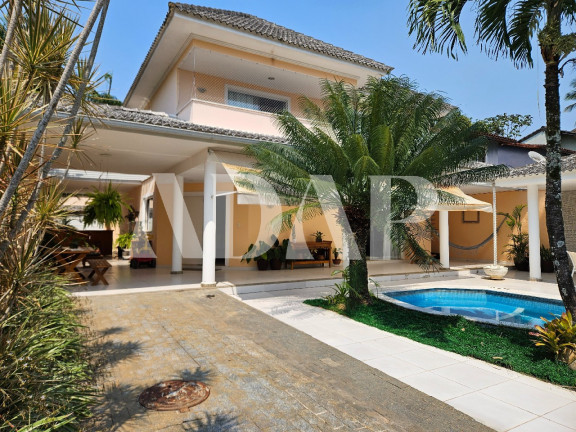 Casa com 4 Quartos à Venda, 220 m² em Vargem Grande - Rio De Janeiro