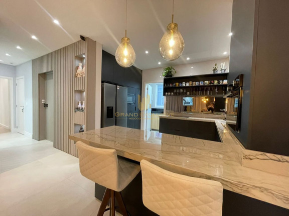 Imagem Apartamento com 3 Quartos à Venda, 115 m² em Pioneiros - Balneário Camboriú Imagem Apartamento com 3 Quartos à Venda, 115 m² em Pioneiros - Balneário Camboriú