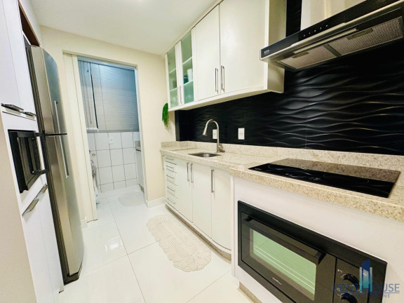 Imagem Apartamento com 2 Quartos à Venda, 65 m² em Centro - Balneário Camboriú