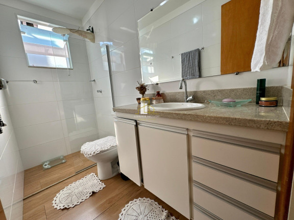 Imagem Casa com 3 Quartos à Venda, 200 m² em Morada De Laranjeiras - Serra Imagem Casa com 3 Quartos à Venda, 200 m² em Morada De Laranjeiras - Serra
