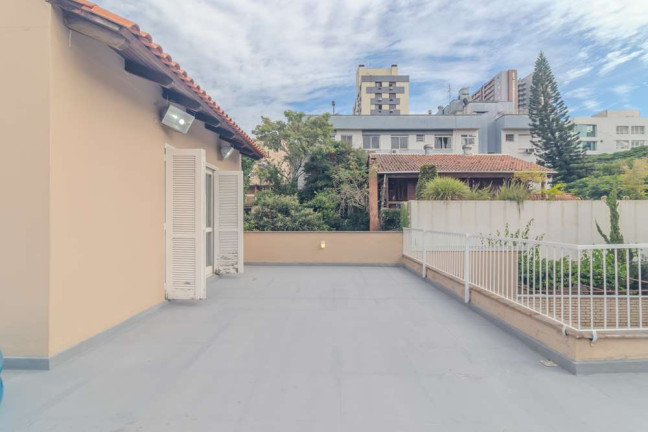 Imagem Casa com 3 Quartos à Venda, 377 m² em Higienópolis - Porto Alegre Imagem Casa com 3 Quartos à Venda, 377 m² em Higienópolis - Porto Alegre