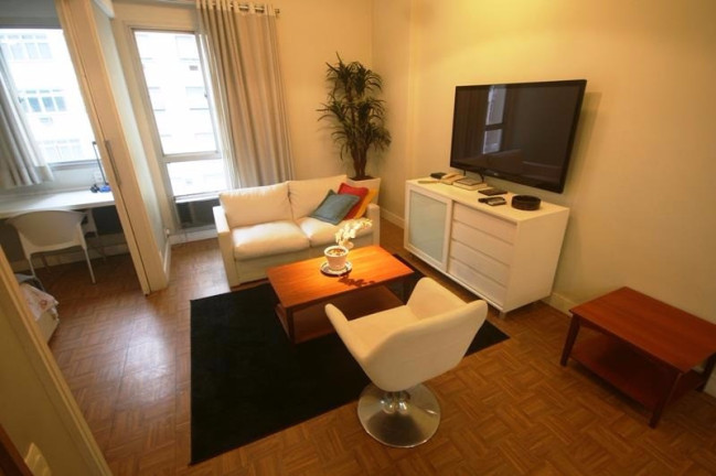 Imagem Imóvel com 1 Quarto para Temporada, 45 m² em Copacabana - Rio De Janeiro Imagem Imóvel com 1 Quarto para Temporada, 45 m² em Copacabana - Rio De Janeiro