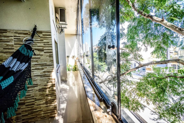 Imagem Apartamento com 3 Quartos à Venda, 103 m² em Rio Branco - Porto Alegre Imagem Apartamento com 3 Quartos à Venda, 103 m² em Rio Branco - Porto Alegre