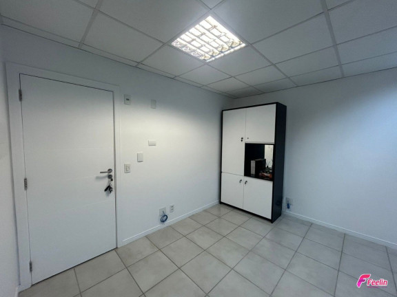 Imagem Sala Comercial à Venda, 47 m² em Centro - Florianópolis Imagem Sala Comercial à Venda, 47 m² em Centro - Florianópolis