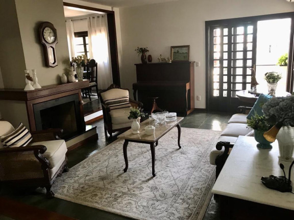 Imagem Casa com 4 Quartos à Venda, 342 m² em Centro - Concórdia Imagem Casa com 4 Quartos à Venda, 342 m² em Centro - Concórdia