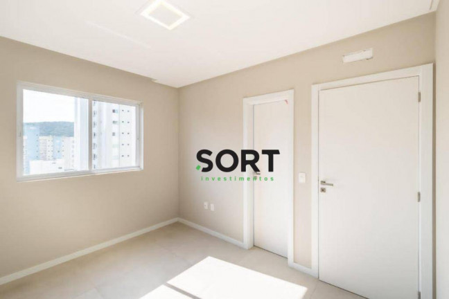 Imagem Cobertura com 4 Quartos à Venda, 240 m² em Centro - Balneário Camboriú