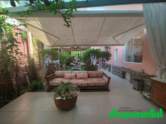 Casa com 3 Quartos à Venda, 394 m² em Pompéia - Santos