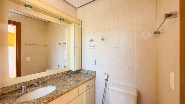 Imagem Imóvel com 3 Quartos à Venda, 117 m² em Higienópolis - Porto Alegre Imagem Imóvel com 3 Quartos à Venda, 117 m² em Higienópolis - Porto Alegre