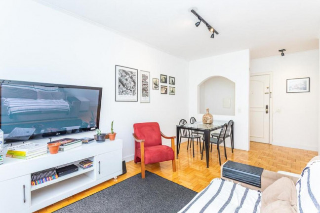 Imagem Imóvel com 2 Quartos à Venda, 84 m² em Menino Deus - Porto Alegre Imagem Imóvel com 2 Quartos à Venda, 84 m² em Menino Deus - Porto Alegre