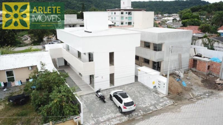 Imagem Apartamento com 1 Quarto para Alugar, 30 m² em José Amândio - Bombinhas Imagem Apartamento com 1 Quarto para Alugar, 30 m² em José Amândio - Bombinhas
