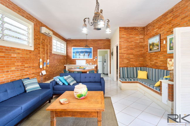 Imagem Casa com 3 Quartos à Venda, 218 m² em Centro - Ubatuba