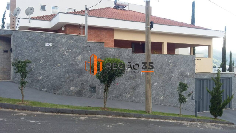 Casa com 3 Quartos à Venda, 276 m² em Jardim Carolina - Poços De Caldas