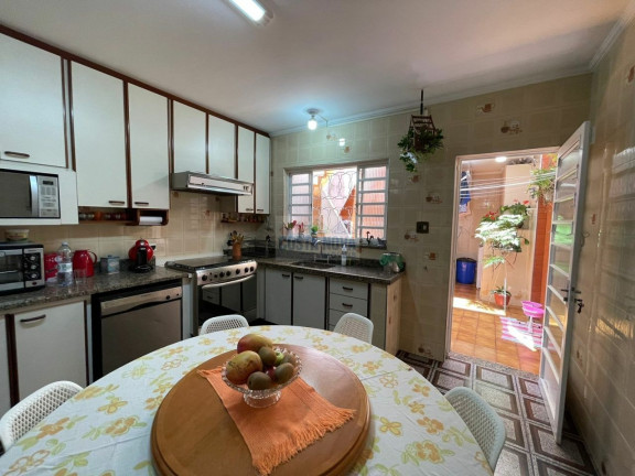 Imagem Casa com 3 Quartos à Venda, 180 m²