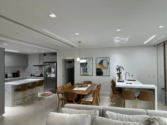 Imagem Apartamento com 4 Quartos à Venda, 162 m² em Centro - Balneário Camboriú Imagem Apartamento com 4 Quartos à Venda, 162 m² em Centro - Balneário Camboriú