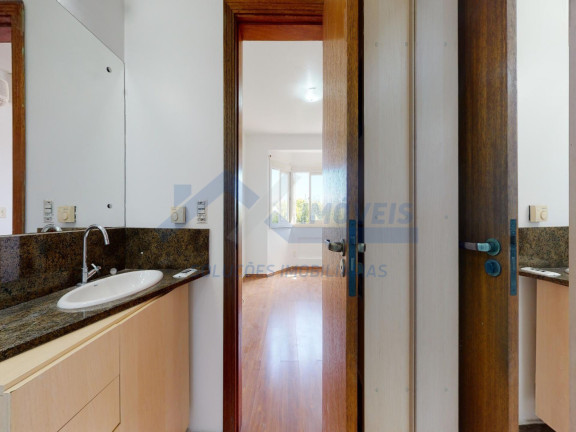 Imagem Casa com 3 Quartos à Venda, 230 m² em Cristal - Porto Alegre Imagem Casa com 3 Quartos à Venda, 230 m² em Cristal - Porto Alegre