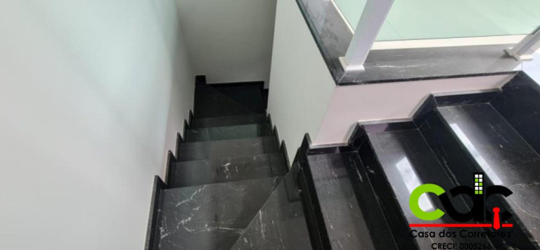 Imagem Sobrado com 3 Quartos à Venda, 221 m² em Jardim Das Hortênsias - Poços De Caldas Imagem Sobrado com 3 Quartos à Venda, 221 m² em Jardim Das Hortênsias - Poços De Caldas