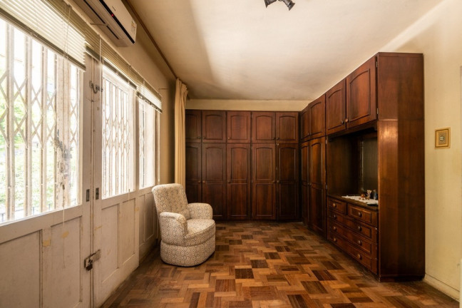 Imagem Casa com 3 Quartos à Venda, 156 m² em Petrópolis - Porto Alegre Imagem Casa com 3 Quartos à Venda, 156 m² em Petrópolis - Porto Alegre
