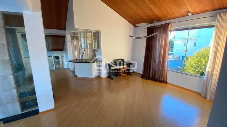 Imagem Casa com 5 Quartos à Venda, 382 m² em Pinheiros - Pato Branco Imagem Casa com 5 Quartos à Venda, 382 m² em Pinheiros - Pato Branco