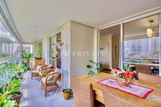 Imagem Apartamento com 3 Quartos à Venda, 172 m² em Vila Romana - São Paulo