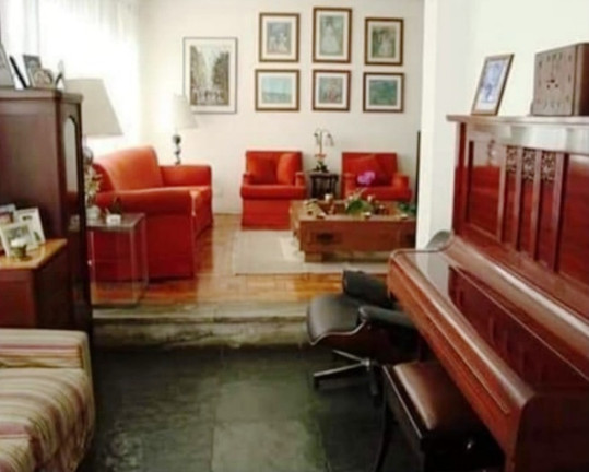 Imagem Casa com 3 Quartos à Venda, 460 m² em Jardim América - São Paulo