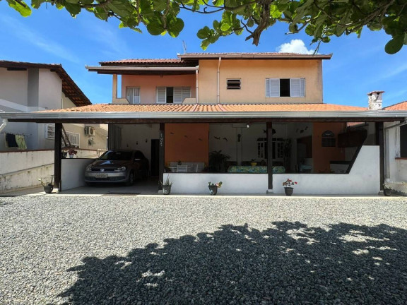 Imagem Casa com 4 Quartos à Venda, 220 m² em Centro - Balneário Barra Do Sul Imagem Casa com 4 Quartos à Venda, 220 m² em Centro - Balneário Barra Do Sul