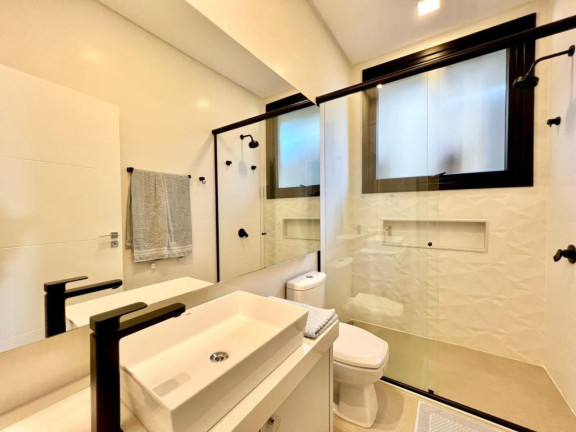 Imagem Casa com 5 Quartos à Venda,  em -- - Xangri-la