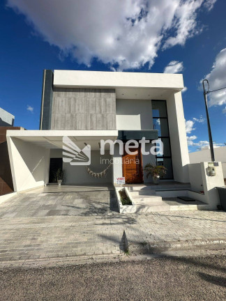 Casa com 3 Quartos à Venda, 206 m² em Cohab São Francisco - Petrolina